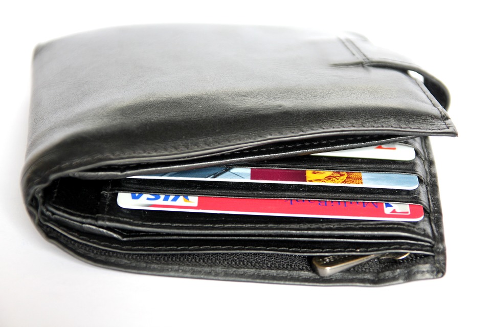 Features to Look for in A Trifold Wallet