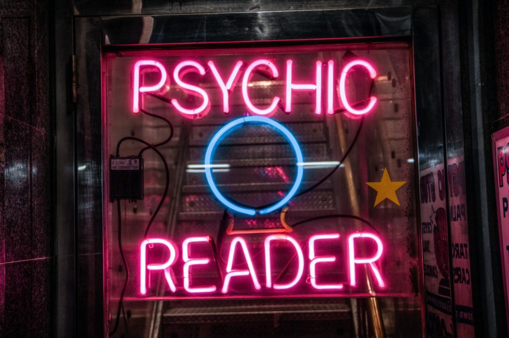 Helpful Tips to Choose the Most Reliable Phone Psychic Reading Service